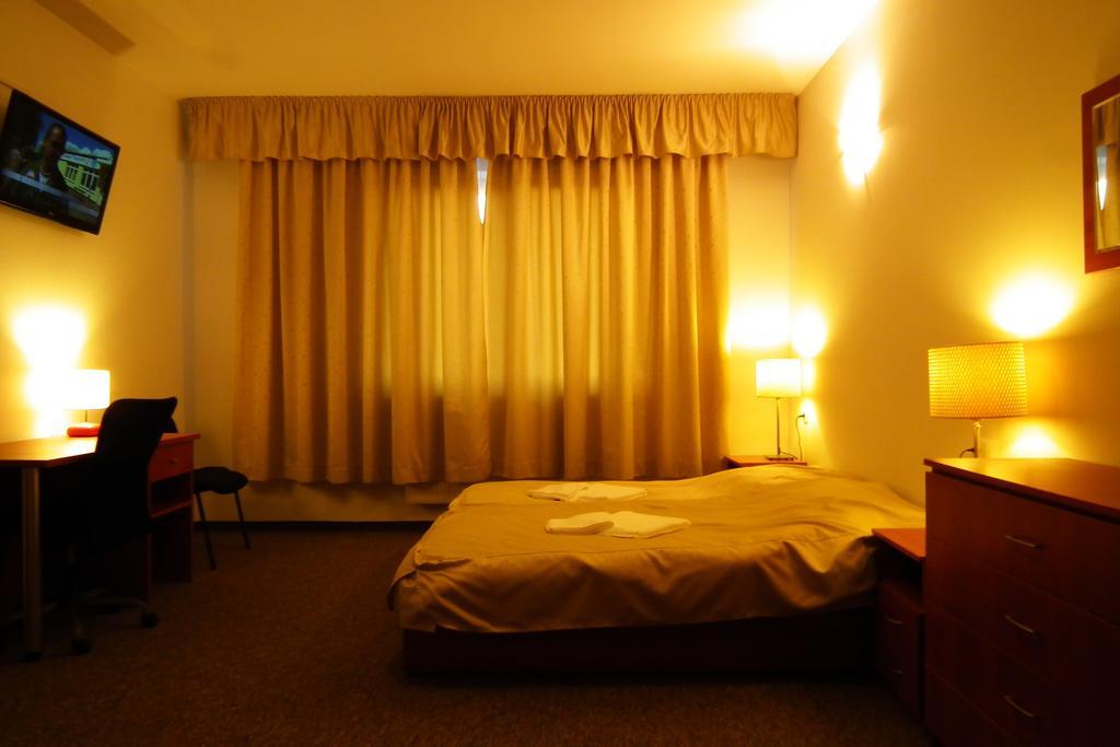 Hotelik Gold Raszyn Exterior foto